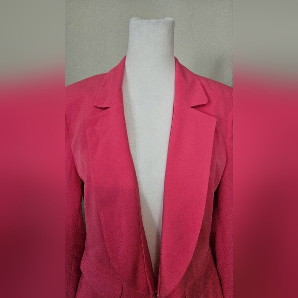 BISOU BISOU Hot pink single button closure blazer. Size Medium - Picture 3 of 11